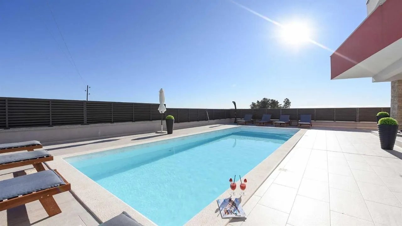Villa Amfora With Heated Pool, Wellness And Tennis Knezevic 0*,