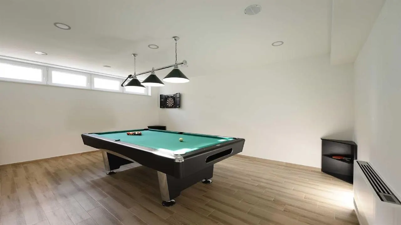 Villa Amfora With Heated Pool, Wellness And Tennis Knezevic Croatia