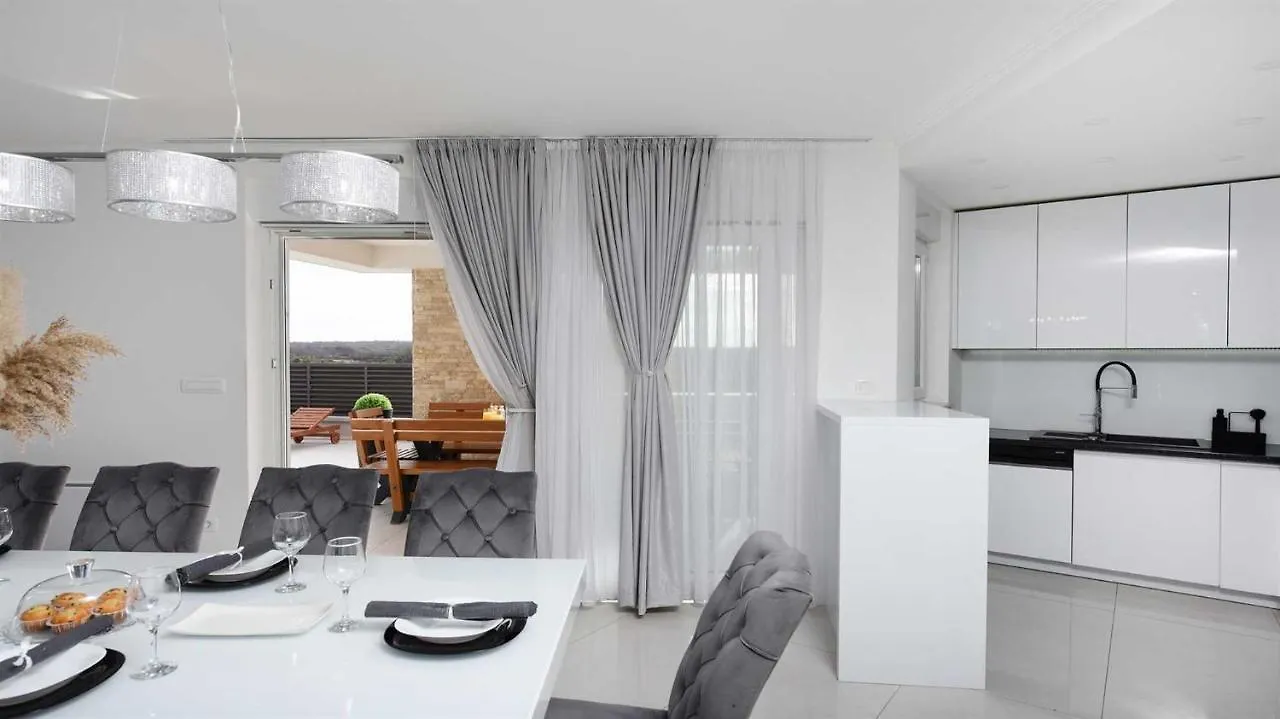 Villa Amfora With Heated Pool, Wellness And Tennis Knezevic Croatia
