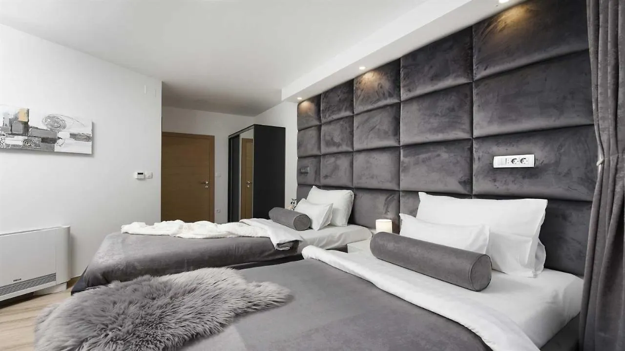 Villa Amfora With Heated Pool, Wellness And Tennis Knezevic Croatia
